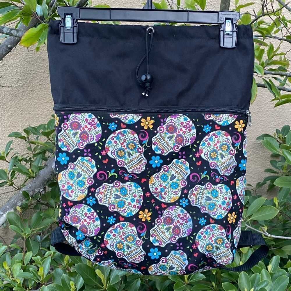 Trimitive Black dia de los Muertos (Day of the Dead) Skull Theme Backpack EUC!